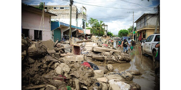 15 de octubre │ “Se desbordó ligeramente el río Cazones”
Luego de que las fuertes lluvias ocasionaran que saliera de su cauce el río Cazones, lo que dejó decenas de muertos y miles de damnificados, la mandataria minimiza la tragedia al decir que la situación del afluente no era de preocupación.