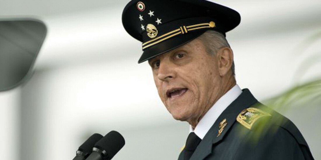 Salvador Cienfuegos dando una conferencia, foto de archivo.