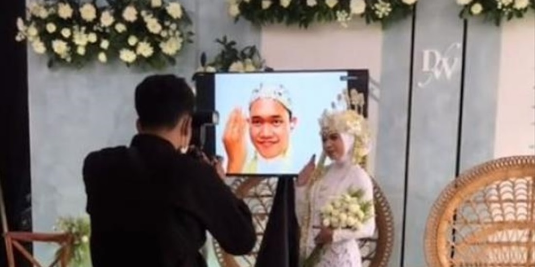 La familia no quiso esperar y el novio con COVID-19 celebró su boda por videollamada