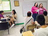Integrantes de Almas Cautivas, A.C. con reclusos, en 2025.