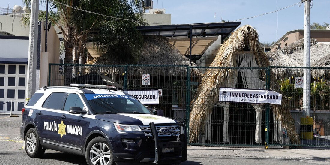 Clausuran cinco bares tras ataque armado en el bar Cantaritos en Querétaro.