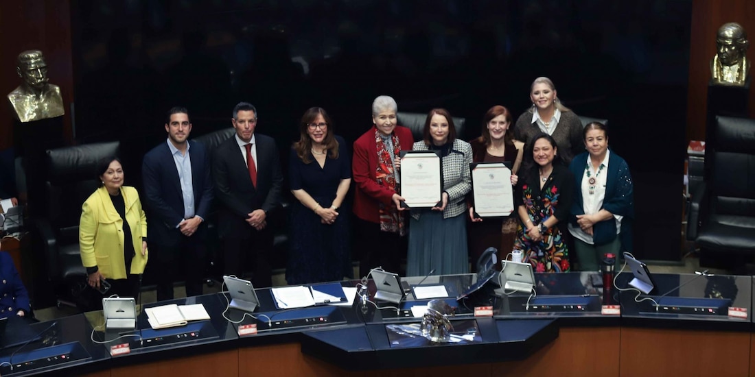 Ana Luisa Vallejo Barba y Luz Elena Baños, ratificadas embajadoras de México en Belice y en Guatemala, respectivamente.