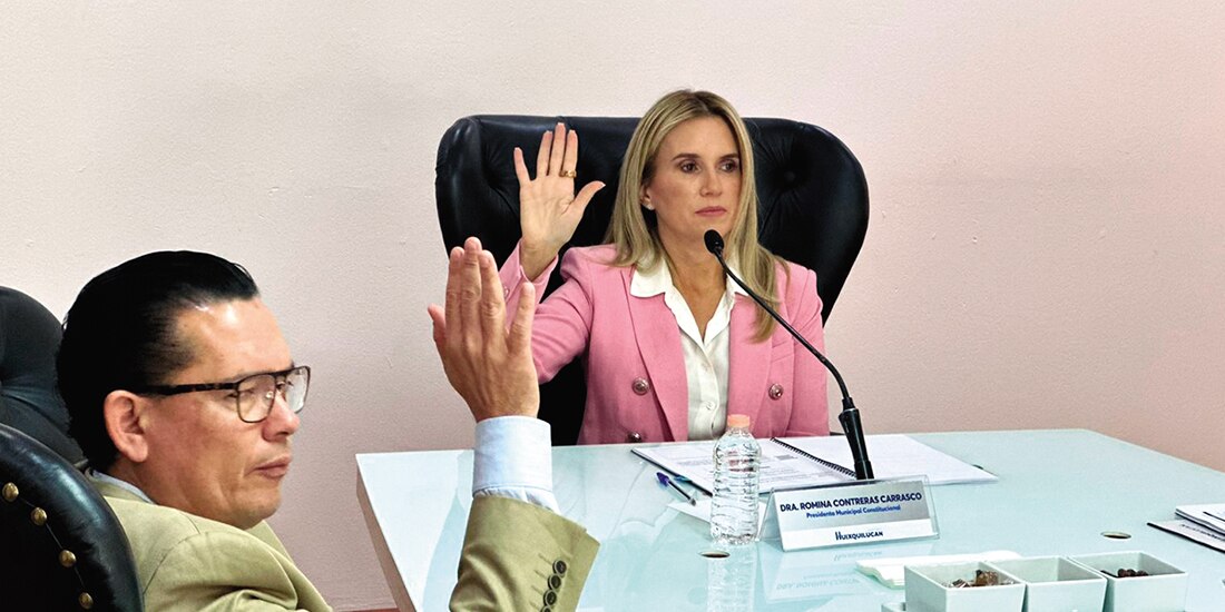 La presidenta municipal de Huixquilucan, Romina Contreras, al encabezar en días pasados una sesión del Cabildo.