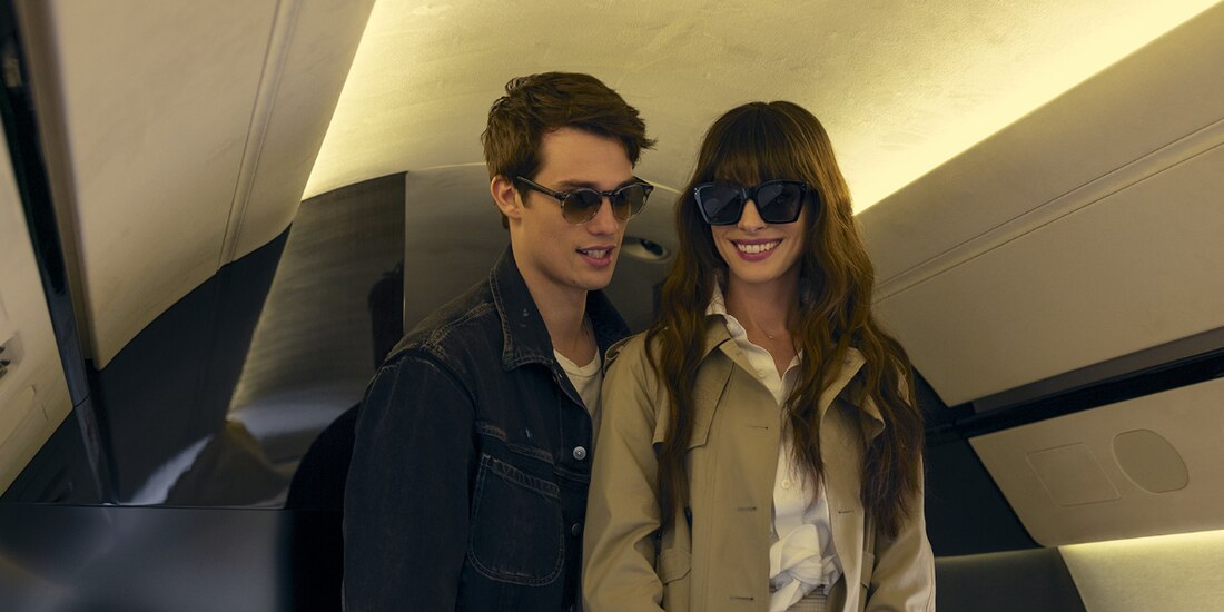 Anne Hathaway protagoniza la nueva película romántica de Prime Video que podría estar inspirada en Harry Styles.