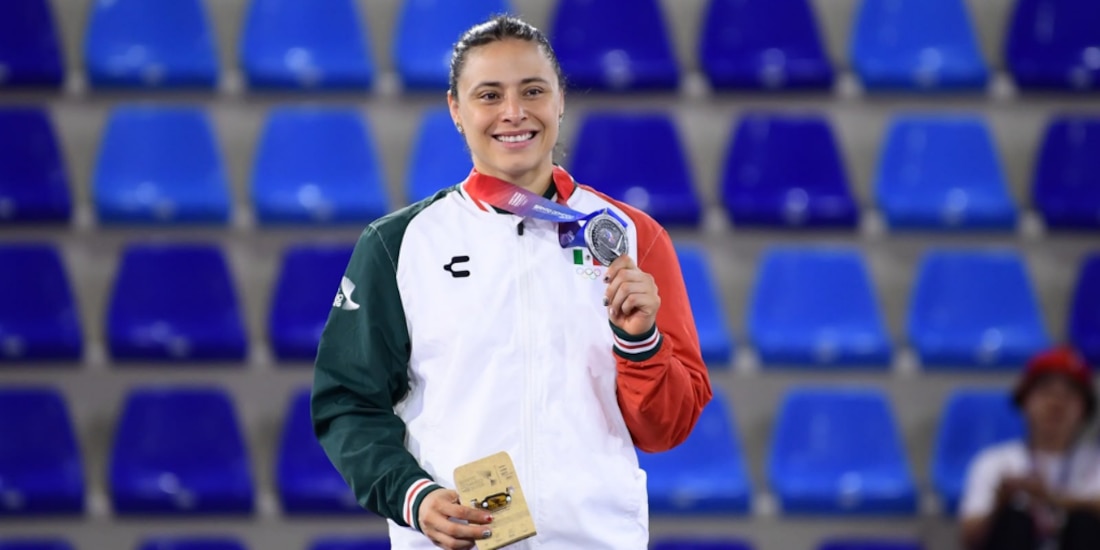 Ámbar Garnica durante la premiación en los JCC.