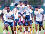 JAMES RODRÍGUEZ y sus compañeros entrenan, ayer.