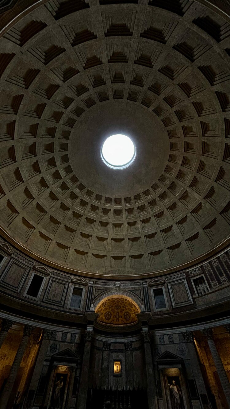 Descubre sus secretos e intérnate en Roma.