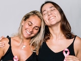 Foto promocional de la campaña contra el cáncer de mama.