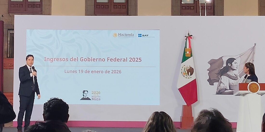 El director del SAT durante su participación en la Mañanera de la Presidenta.