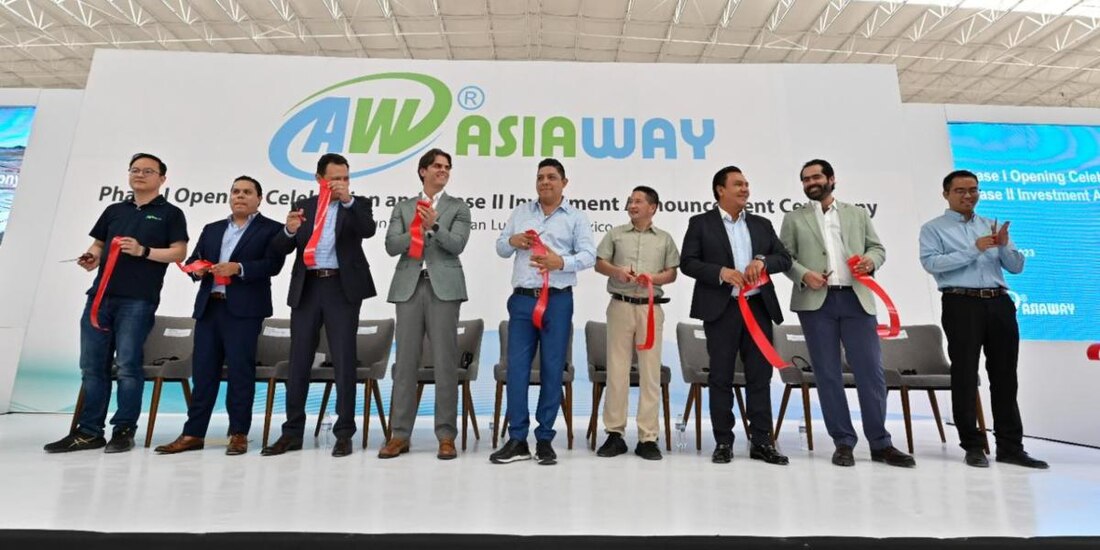 Ricardo Gallardo participa en inauguración de la empresa china Asiaway en San Luis Potosí.