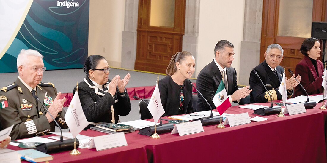 La Presidenta, ayer con los titulares de Defensa, Segob, Seguridad y Marina.