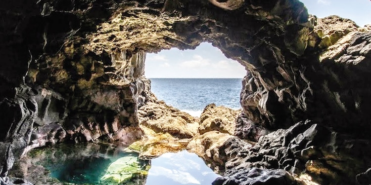 BURACONA, cueva en la que se crea un “ojo azul”.