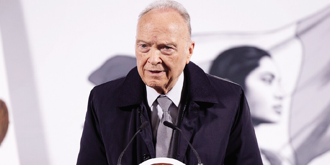 Alejandro Gertz Manero, titular de la FGR, ayer, en conferencia de prensa.