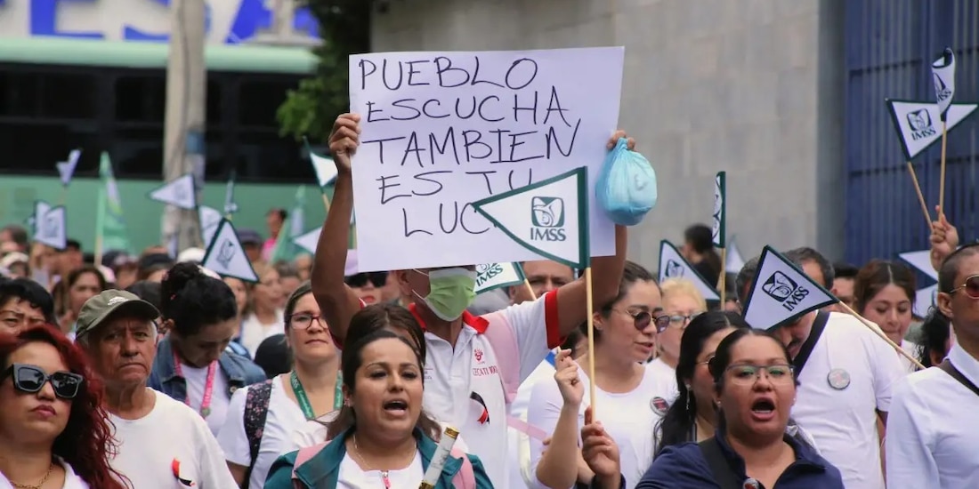 Trabajadores sindicalizados del IMSS han hecho marchas en los últimos días.