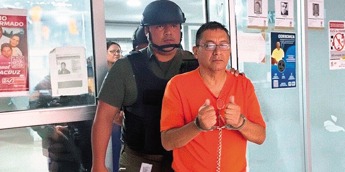 Rafael León Segovia, custodiado por la FGJ de Veracruz en imagen de archivo.