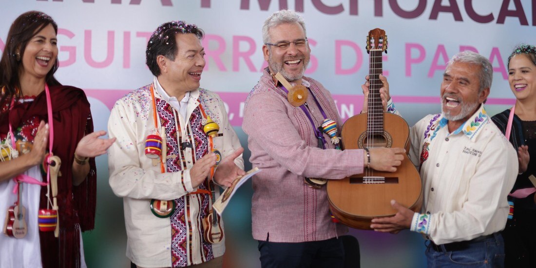 Mario Delgado y Alfredo Ramírez ponen en marcha plan cultural con guitarras de Paracho.