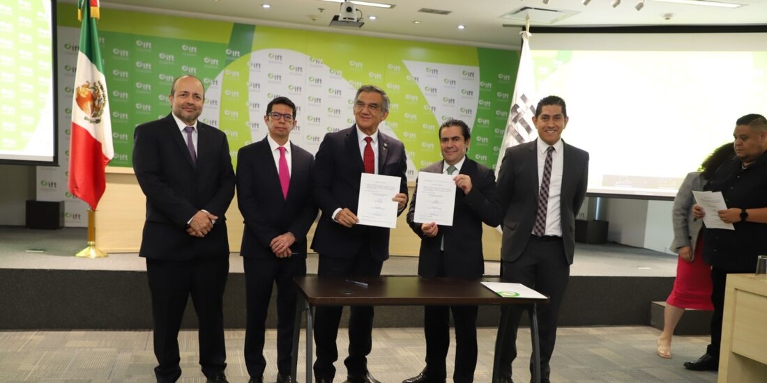Entrega IFT concesiones de radio y tv a Tamaulipas.