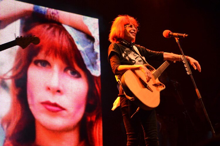Rita Lee, quien perteneció a la influyente banda Os Mutantes, fue una figura destacada en el rock brasileño.