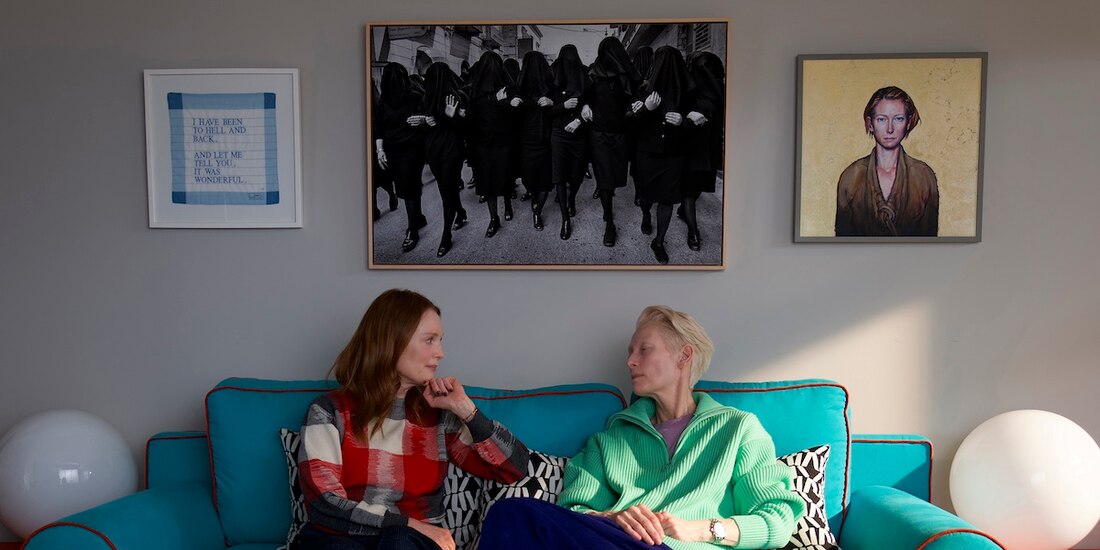 Julianne Moore (izq.) y Tilda Swinton, en un fotograma del filme.