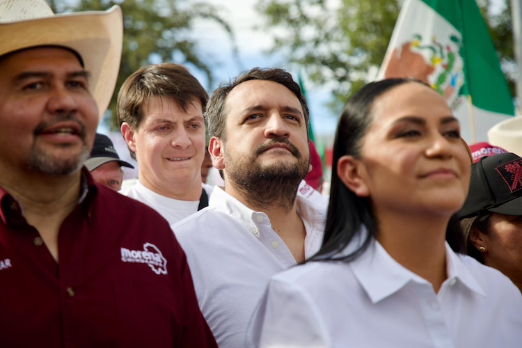 Andrés Manuel López Beltrán, ahora exsecretario de Organización de Morena, durante la marcha en Chihuahua.