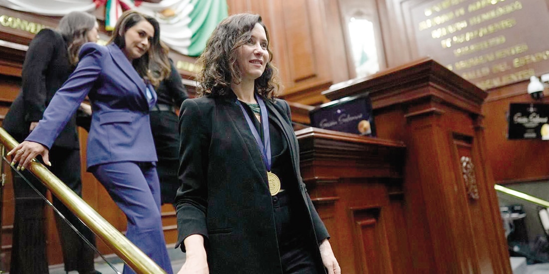 La madrileña Isabel Díaz (der.), en el Congreso de Aguascalientes, el 7 de mayo