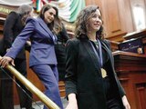La madrileña Isabel Díaz (der.), en el Congreso de Aguascalientes, el 7 de mayo