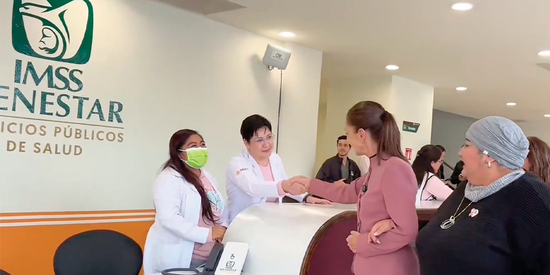 LA MANDATARIA Claudia Sheinbaum, al visitar ayer el Hospital Oncológico de la Mujer.