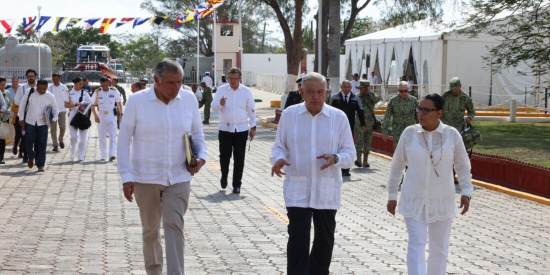 Adán Augusto López, el presidente Andrés Manuel López Obrador y Rosa Icela Rodríguez.