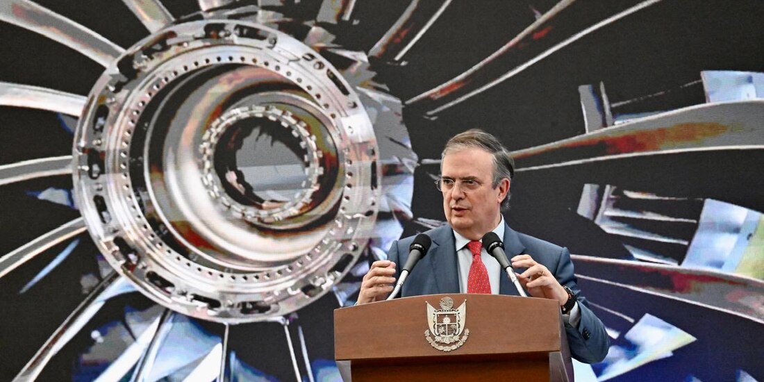 El secretario de Economía, Marcelo Ebrard, el pasado miércoles, en un evento de Safran.