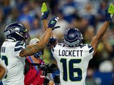 Jugadores de los Seahawks festejan un touchdown contra los Colts en la Semana 1 de la NFL.