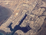 Vista aérea de costas iraníes y puerto de Bandar Abbas en Ormuz, en una foto de archivo.