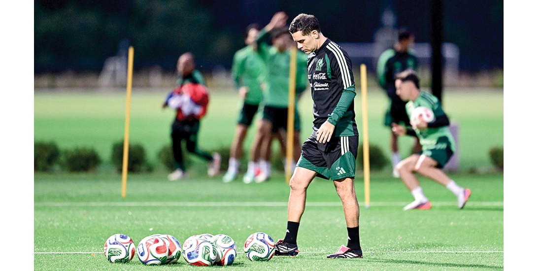El timonel, en el entrenamiento de la semana pasada de la selección.