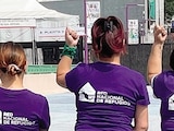 Activistas de la Red Nacional de Refugios se presentan en el Estadio Ciudad de México, para visibilizar su campaña contra la violencia, el pasado 1 de junio.