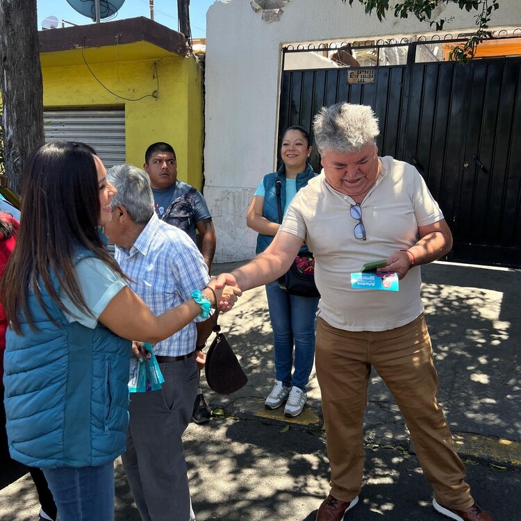 La aspirante al Tribunal de Disciplina Judicial escucha a vecinos y comparte su visión de justicia con enfoque de género.