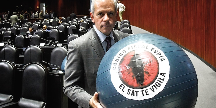Marcelo Torres, diputado del PAN, se manifiesta contra Código Fiscal de la Federación el pasado 15 de octubre.