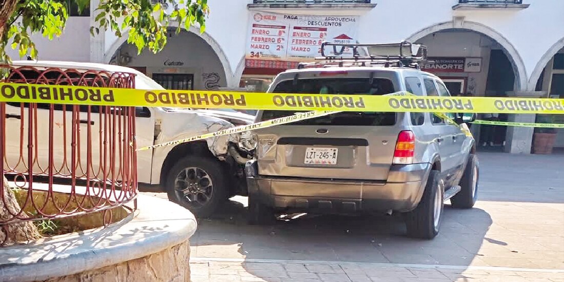 Elementos de seguridad acordonaron el área en donde ocurrió el crimen, ayer.