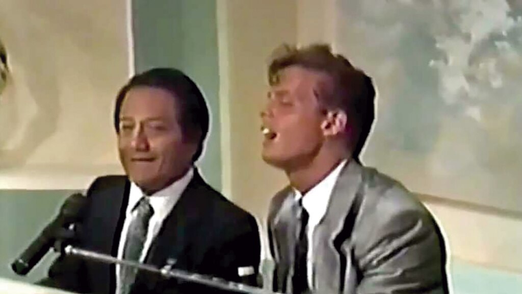 El músico y Luis Miguel, en una imagen de archivo.