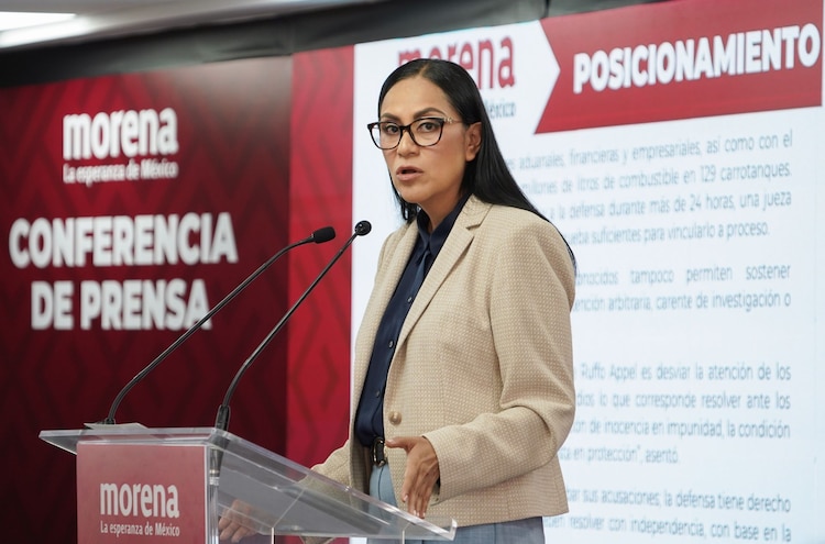 Ariadna Montiel Reyes, dirigente nacional de Morena, en conferencia de prensa