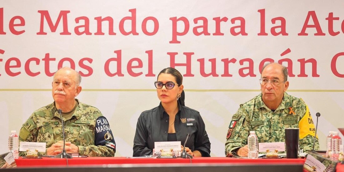 Al centro la gobernadora constitucional de Guerrero.