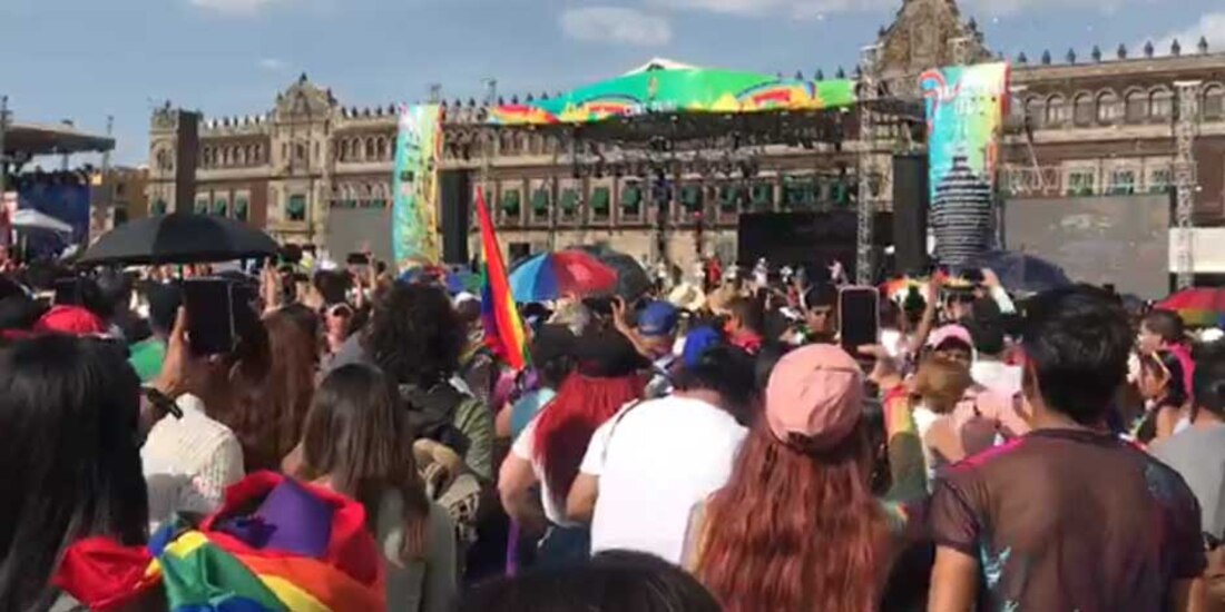 Arranca concierto gratuito en el Zócalo de CDMX por Marcha del Orgullo 2023