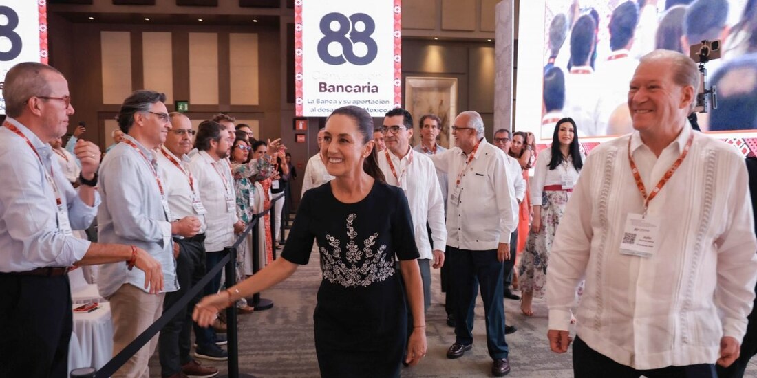 ‘Debemos sentirnos satisfechos por solidez económica de México’, afirma Sheinbaum en 88a Convención Bancaria.