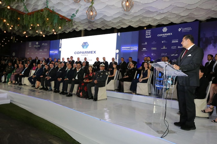 El gobernador Alejandro Armenta subraya la importancia del sector empresarial en las mesas de seguridad del estado.