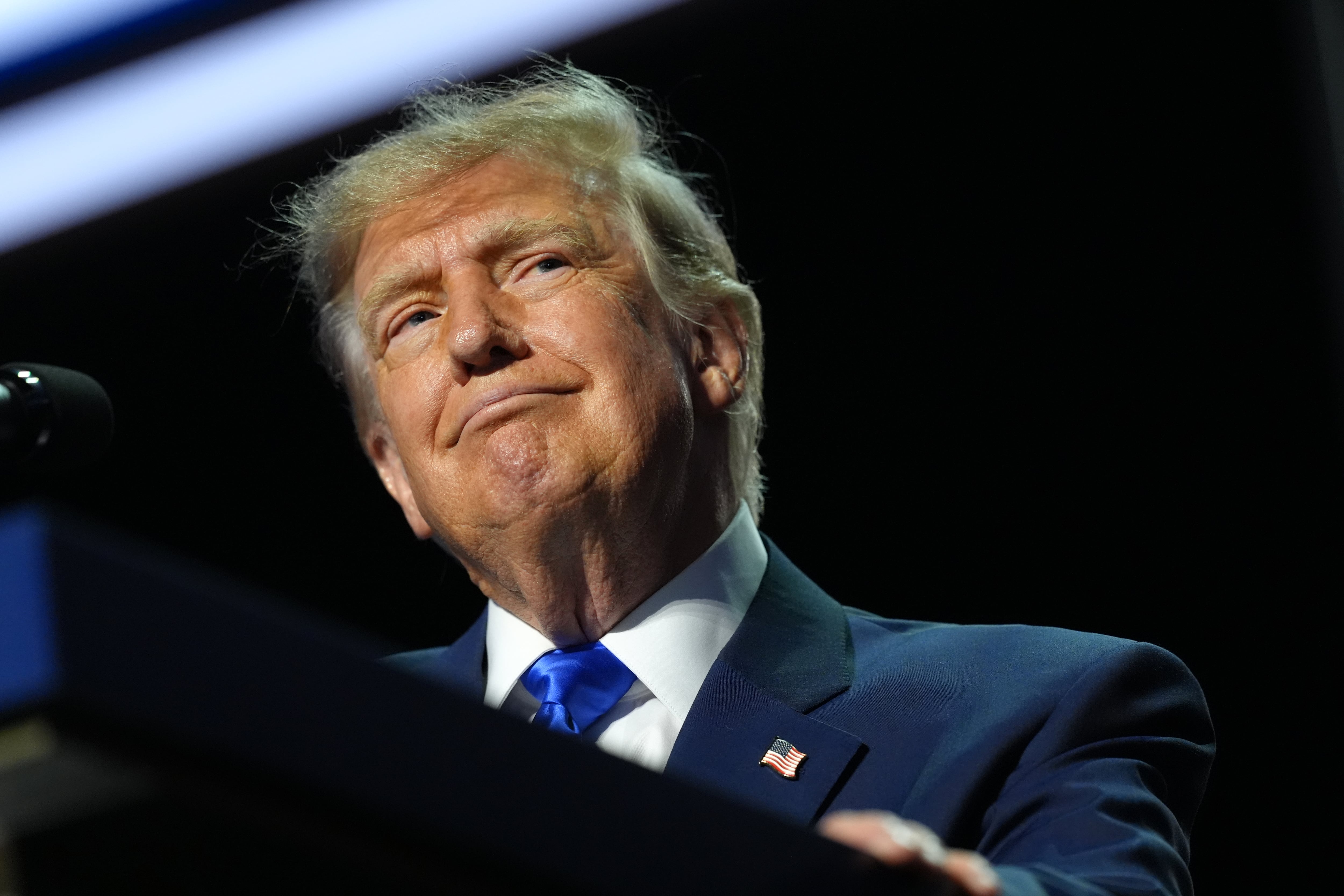 Trump promete 5 mil dólares a cada estadunidense si logra mantener control del Congreso de EU