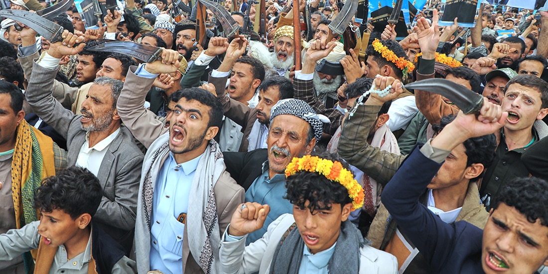 Simpatizantes de los rebeldes hutíes de Yemen gritan consignas en una marcha en apoyo del grupo el viernes 18 de septiembre de 2026.