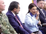 Clara Brugada y el secretario de Seguridad, Pablo Vázquez, junto a otros integrantes del gabinete local, ayer.