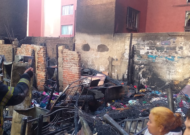 Fuerte incendio en la alcaldía Miguel Hidalgo