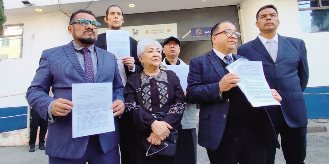 ABOGADOS de cinco personas detenidas en la marcha del 15 de noviembre, ayer