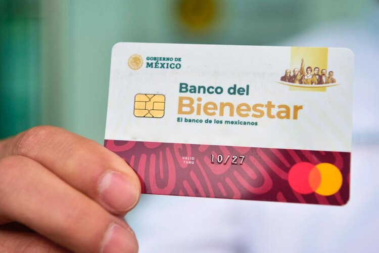 Banco del Bienestar expide la Tarjeta del Bienestar.