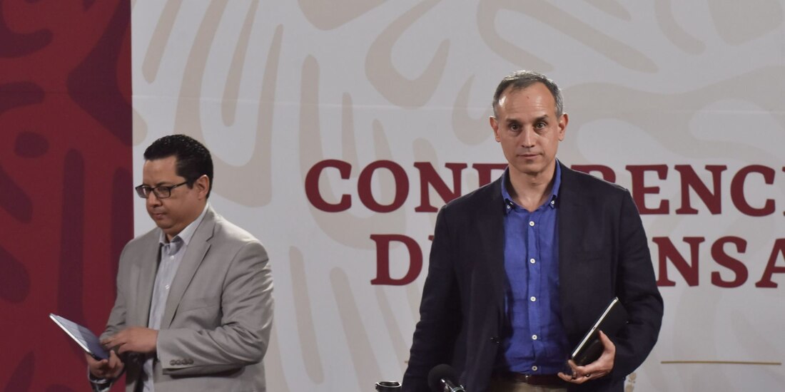 El subsecretario de Salud y el director de Epidemiología en la conferencia de hoy.