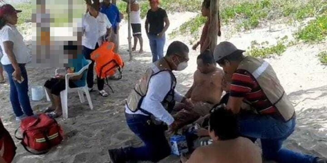 Naufraga lancha con migrantes en Veracruz; 3 murieron ahogados.